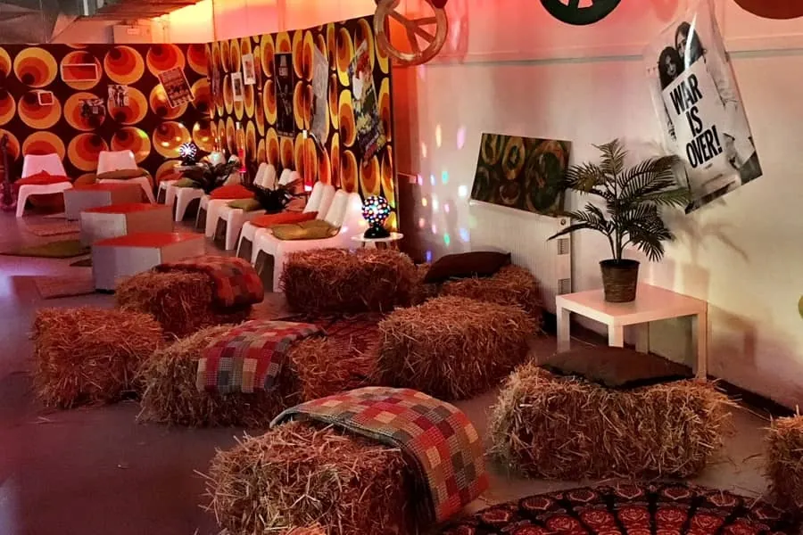 Sommerfest mit Olympus: Lounge mit Sitzsäcken